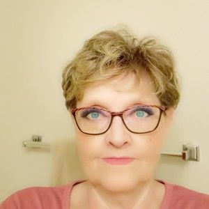 Meet your Posher, Connie